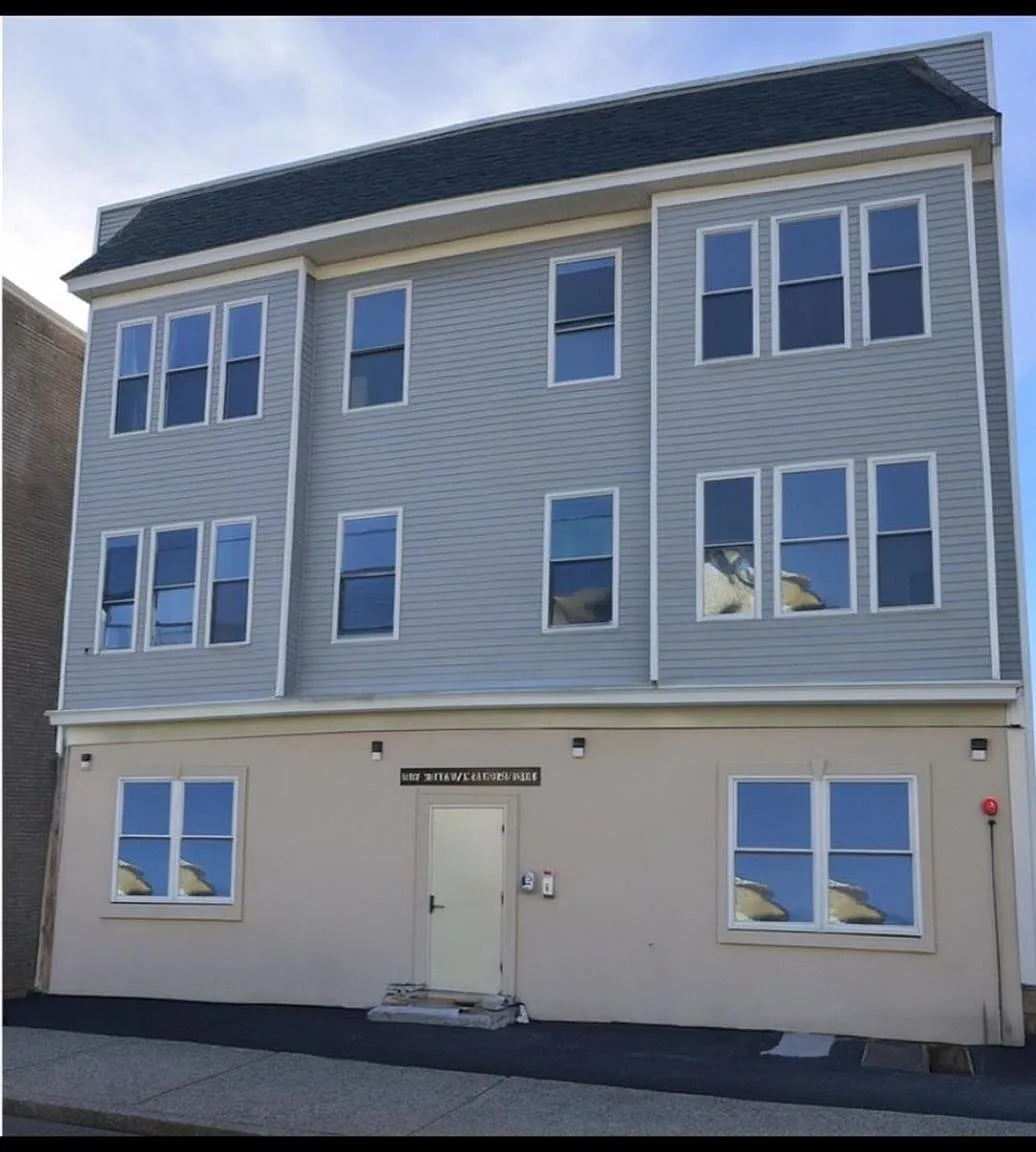 3 bed, 1.0 bath, $1,995 — Photo 1