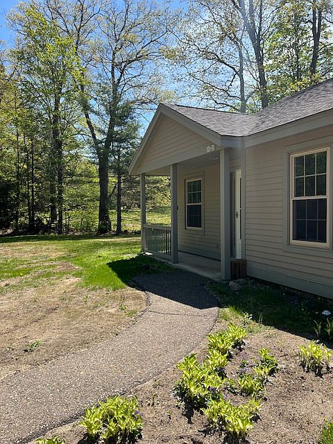 Front entrance and big side yard