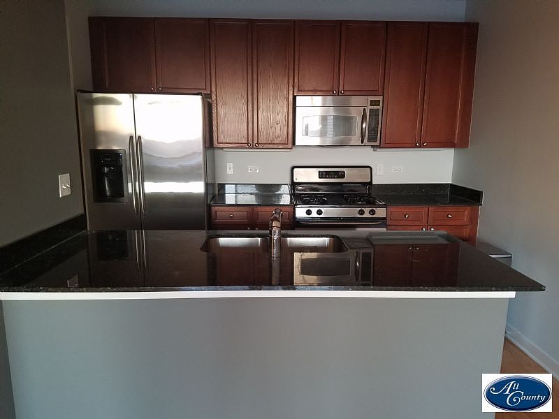 2nd image of 900 Chicago Ave Unit 610