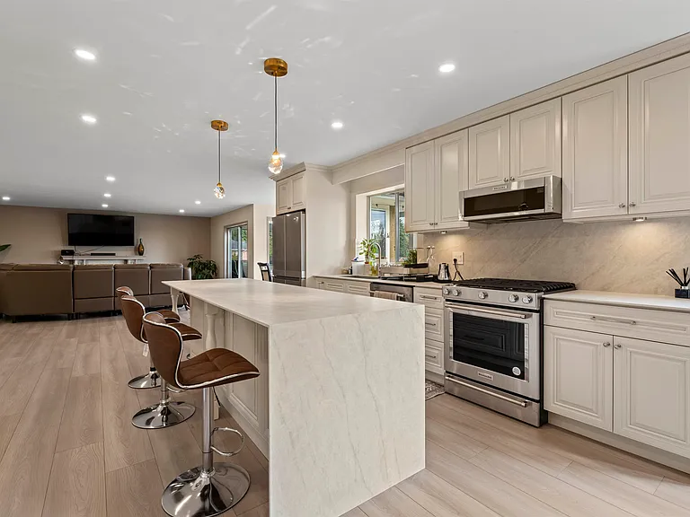 2268 Leclair Dr — Photo 30