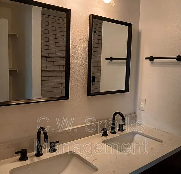 3610 Berrywood Cir — Photo 30