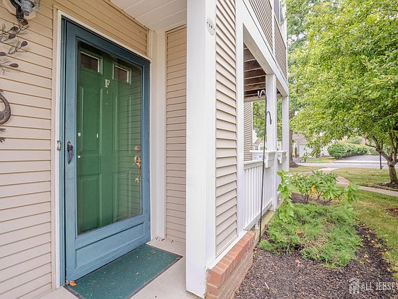 4th image of 1 Rutland Ln #F