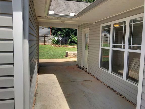 3rd image of 164 Tarrington Dr