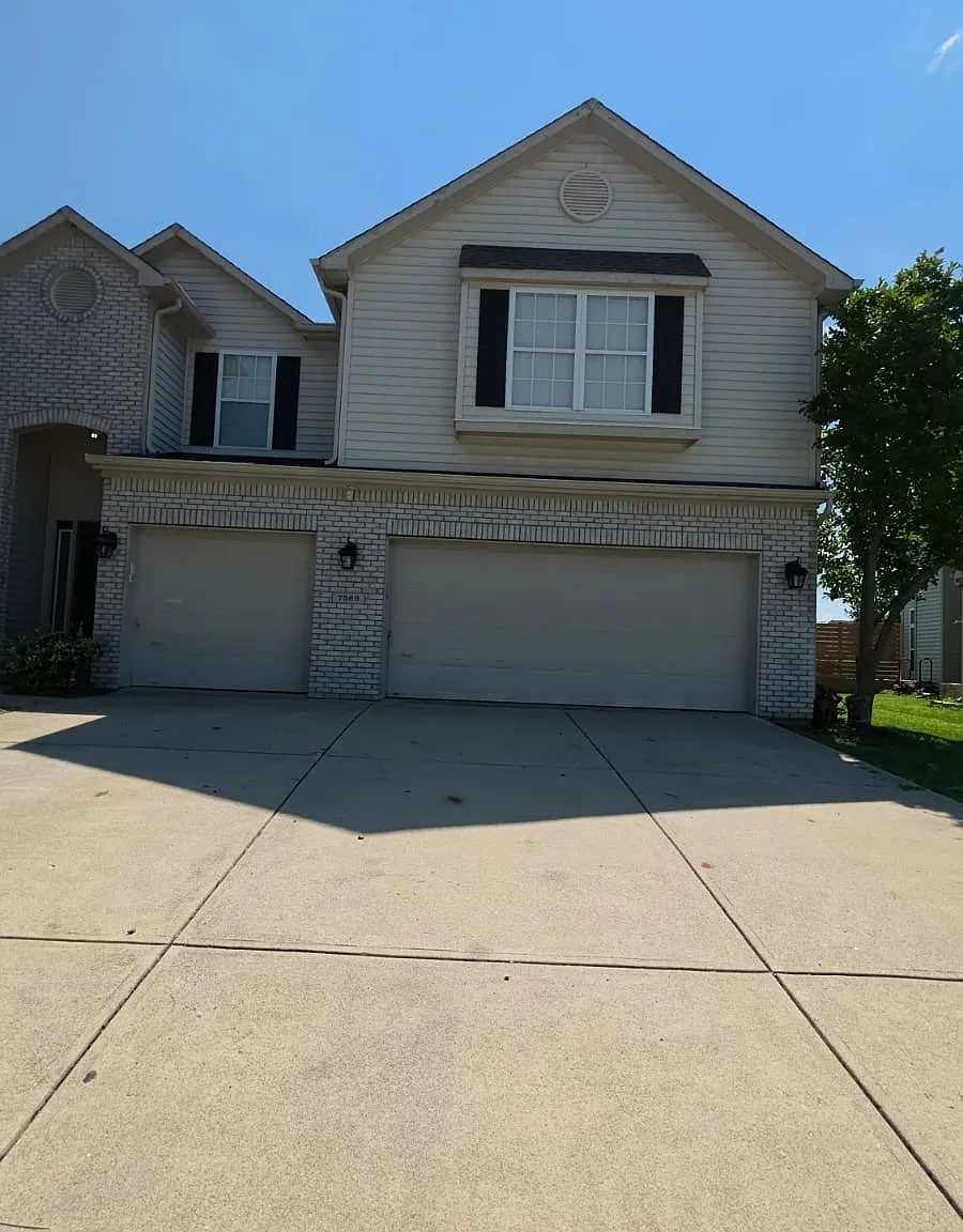 4 bed, 3.5 bath, 4613 sqft, $2,400 — Photo 1