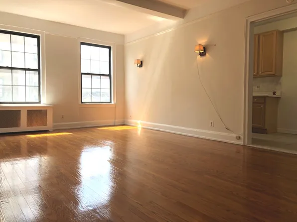 175 West 76th Street image 1 of 14