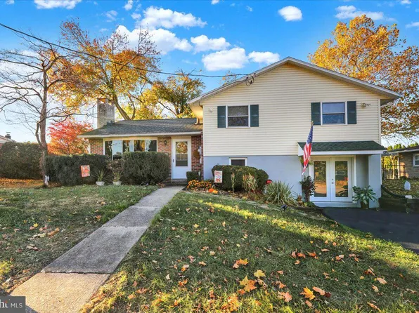 34 S Pearl St, Wernersville, PA 19565