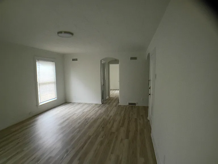 316 W Saginaw St — Photo 11