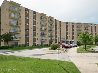 18400 Cherry Creek Dr APT 101, Homewood, IL 60430
