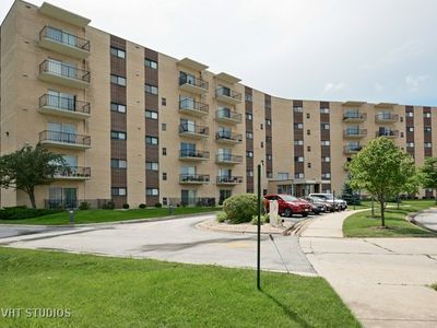 18400 Cherry Creek Dr APT 101, Homewood, IL, 60430