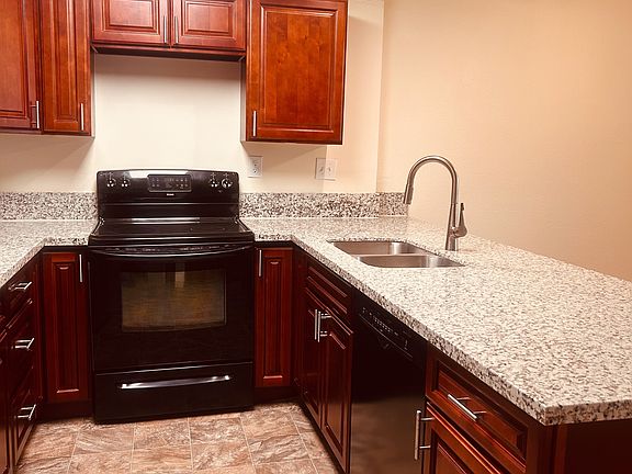 5th image of 13121 SE Division St #1