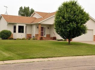 506 39 1/2 Ave S, Moorhead, MN 56560