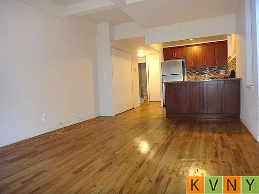 Rented by KVNY Soho | media 12