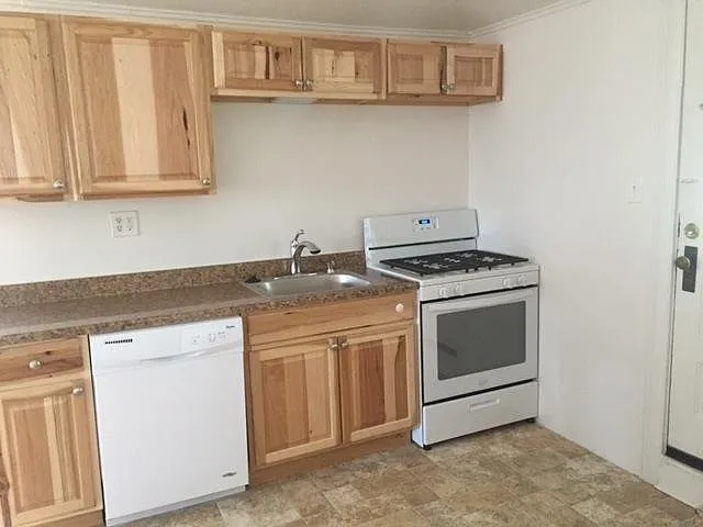 3 bed, $1,795 — Photo 3