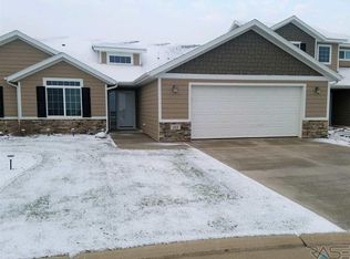 212 E 83rd Pl, Sioux Falls, SD 57108