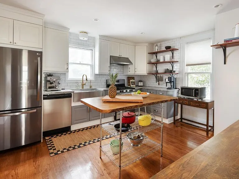 307 Georgia Ave SE — Photo 29