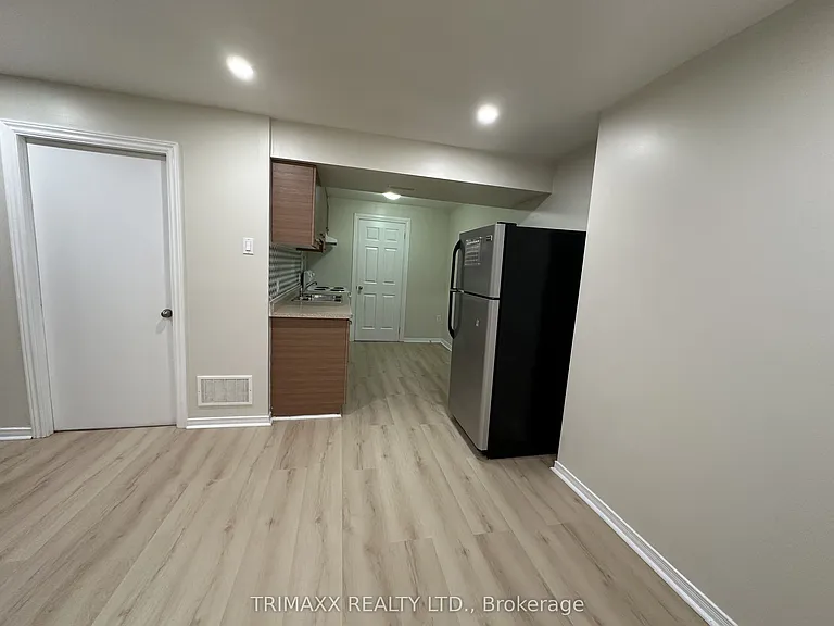 93 Jeffcoat Dr #BASEMENT — Photo 11