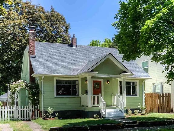 2nd image of 1890 Cottage St NE