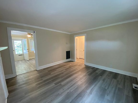3rd image of 110 S Melville St #110