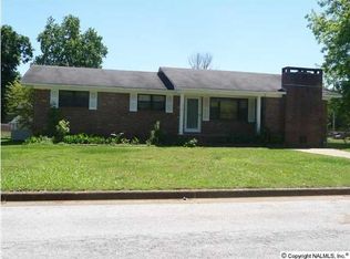 319 Robin Rd SW, Decatur, AL 35601
