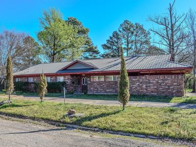 702 N 6th St, Hugo, OK, 74743