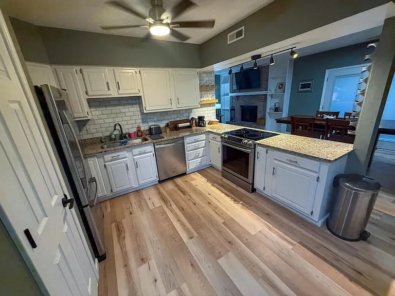 528 Beaumont Ct — Photo 7
