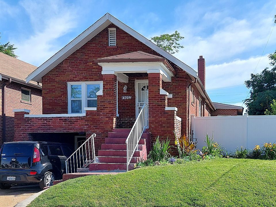 2nd image of 4709 Palm St