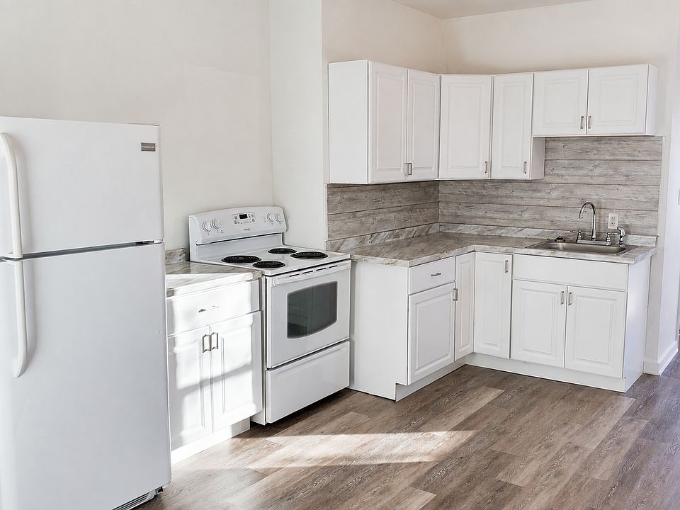 1st image of 1005 E 7th St Unit 3