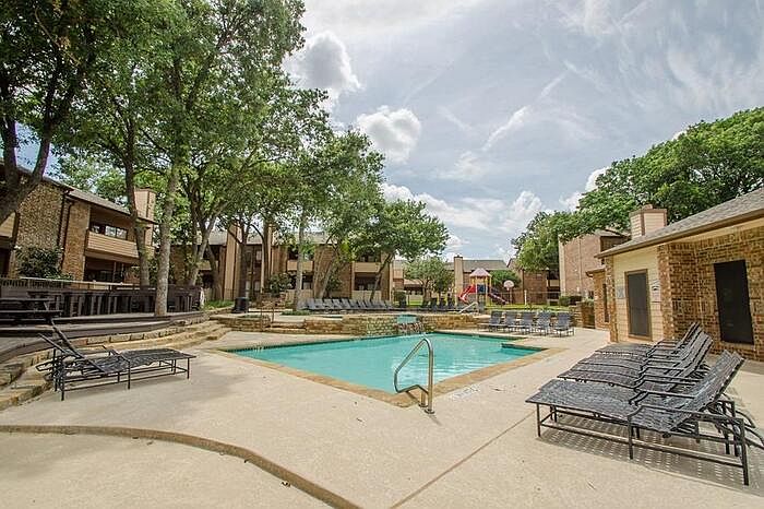 1st image of 601 Park Blvd #C2