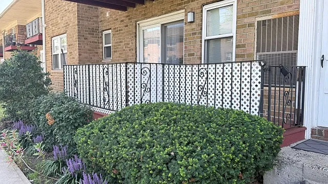 2 bed, 950 sqft, $2,300 — Photo 2