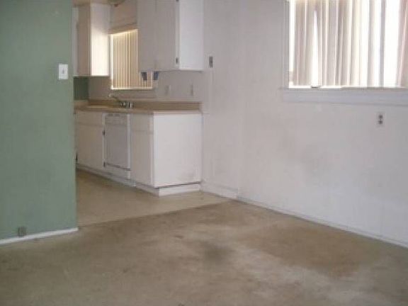 4th image of 1427 California Ave