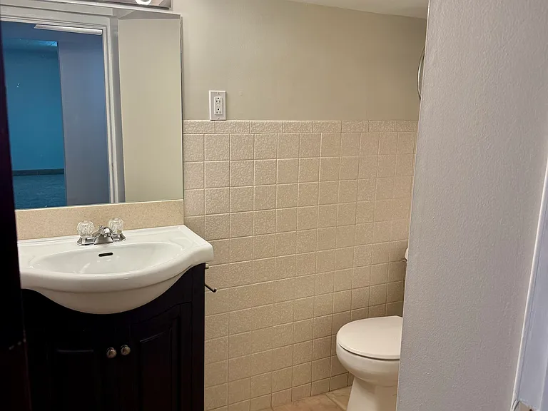 883 N 1000 E — Photo 22