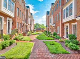 298 Wood Trestle Ter SE, Leesburg, VA 20175