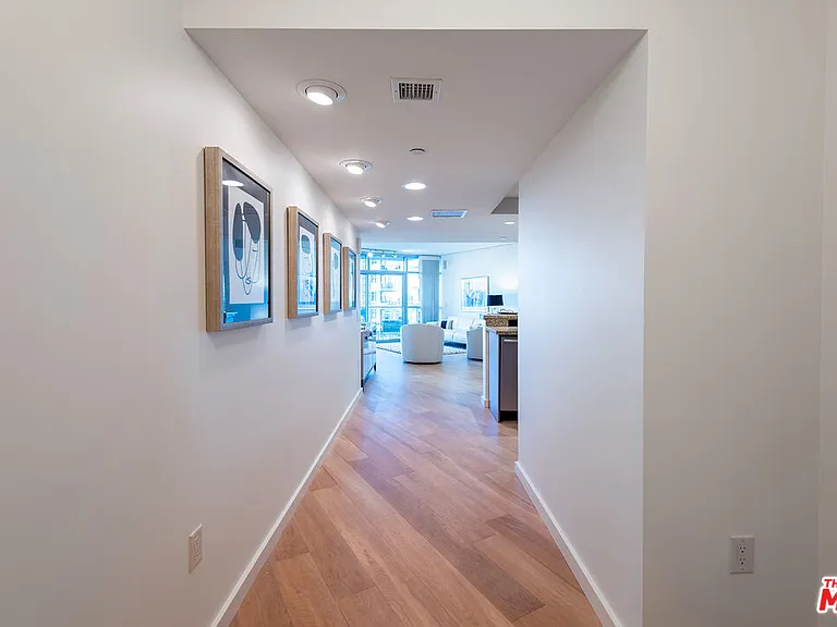 13650 Marina Pointe Dr #704 — Photo 22