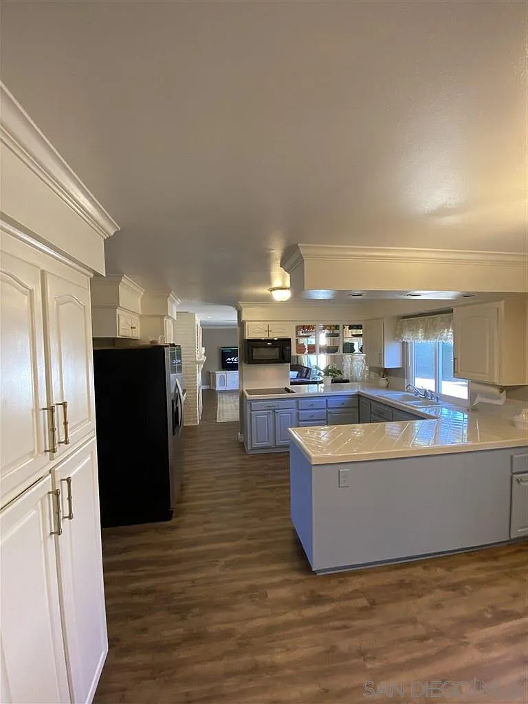4 bed, 2507 sqft, $4,590 — Photo 1