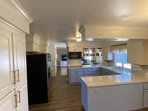 10737 Meadow Glen Way E, Escondido, CA 92026