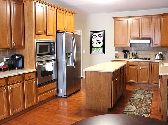 5th image of 1250 Bradley Cir