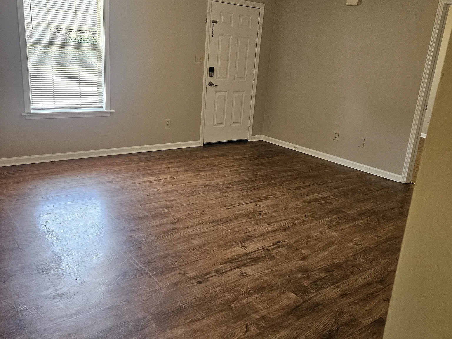 2 bed, 950 sqft, $1,150 — Photo 3