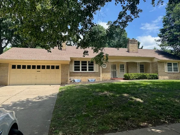 1204 W 68th Ter, Kansas City, MO 64113