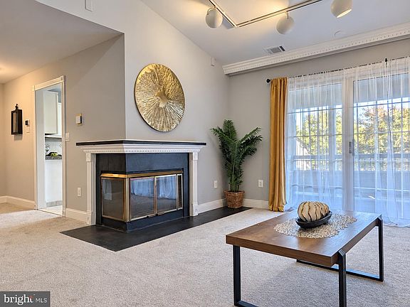 4th image of 107 Lassen Ct APT 12