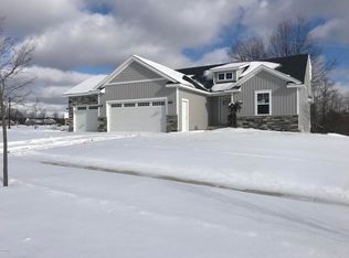 130 Dogwood Dr NE, Rockford, MI 49341