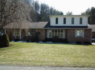 253 Terry Dr, Richlands, VA 24641