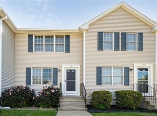 76 White Tail Ln #76, Wallingford, CT 06492
