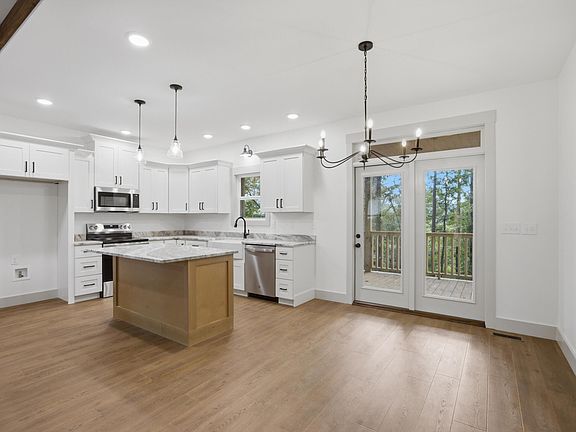 5th image of 299 Eaglebend Dr