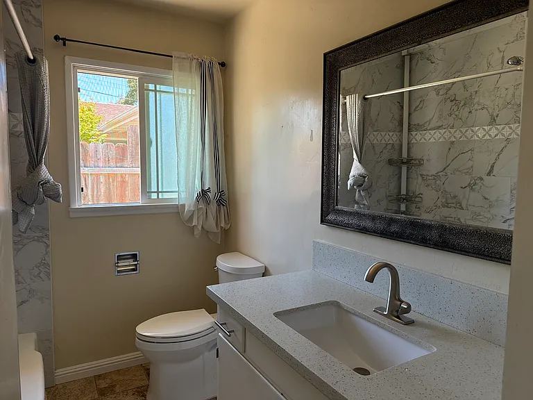 270 Walnut St — Photo 10