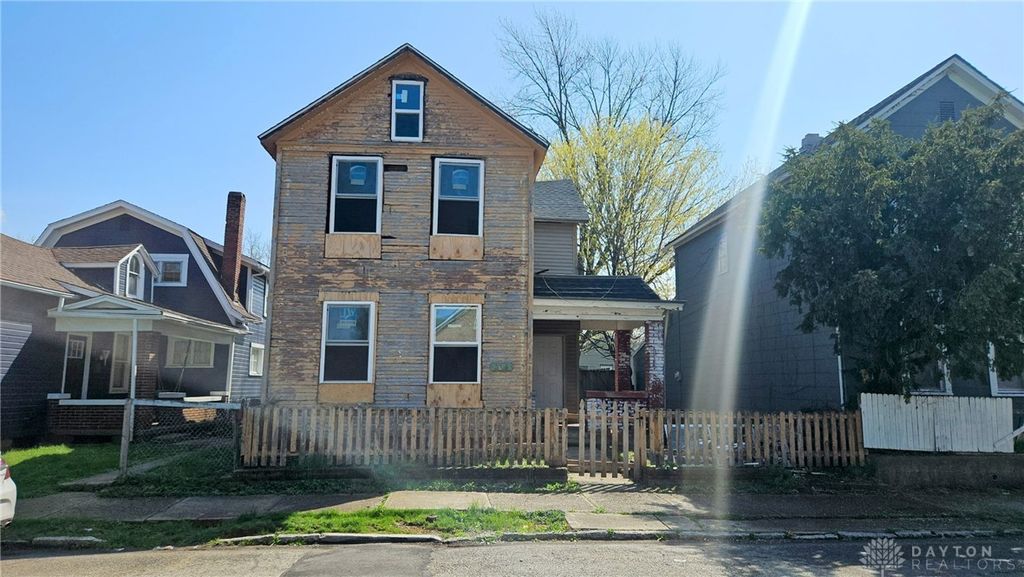 Real estate listing image