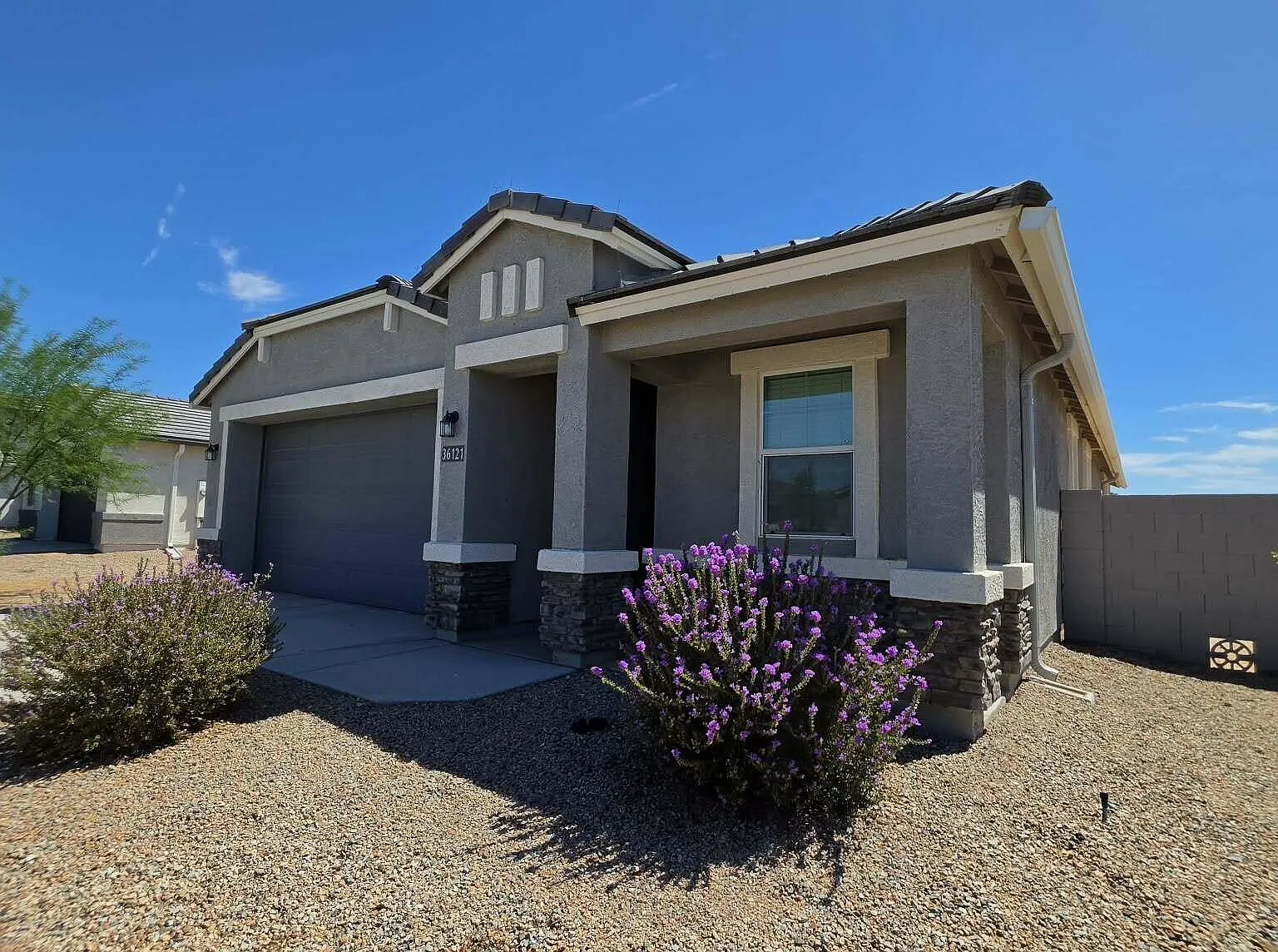 3 bed, 2.0 bath, 1881 sqft, $1,750 — Photo 3