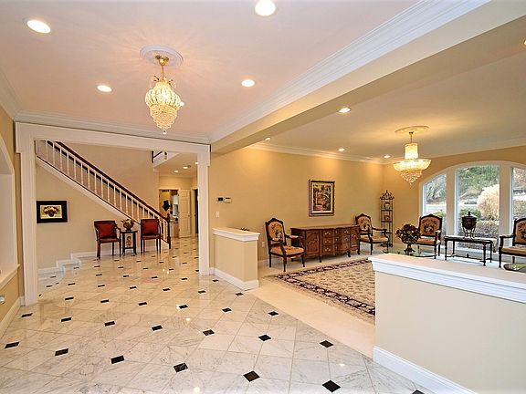 2nd image of 7975 Annesdale Dr