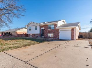 621 Amity Ln, El Reno, OK 73036