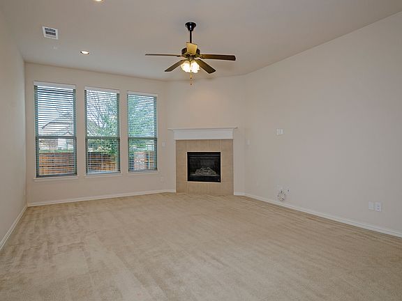 3rd image of 10876 Leesa Dr