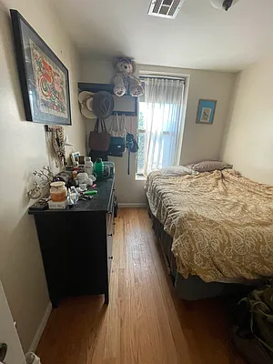 Rented by Delmark Realty LLC | media 40